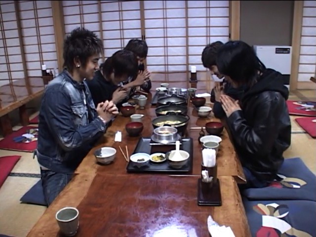 来日直後の東方神起メンバーが好きだった日本食をご紹介！