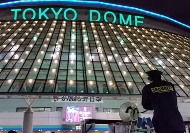 東方神起チャンミンもものまねした東京ドームDJ警備員が凄すぎ！